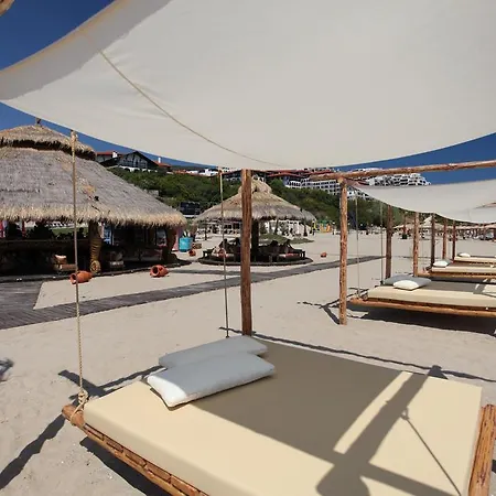 ホテル Lazur 1-5 Complex