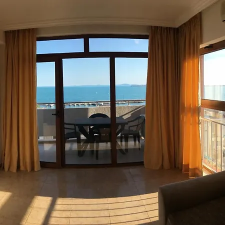 ホテル Lazur 1-5 Complex